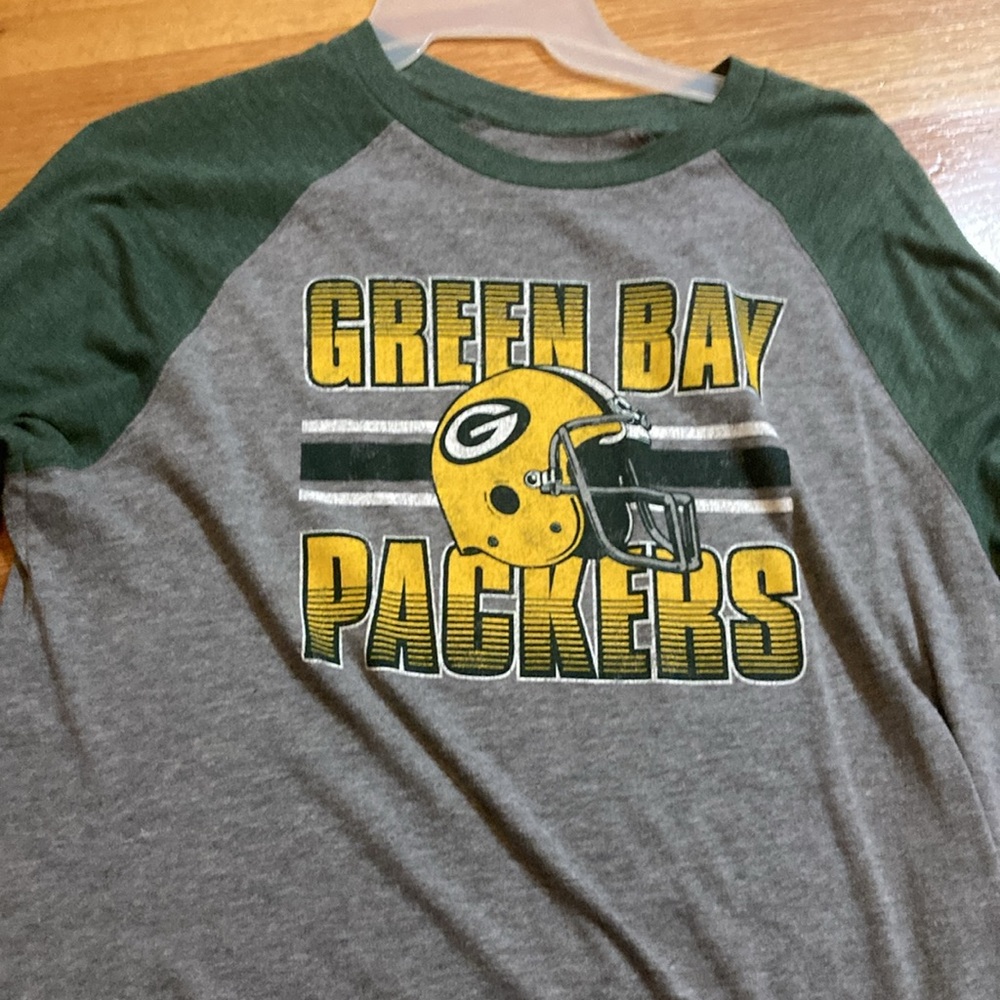 Green Bay Packers size large long sleeved  shirt by majestic